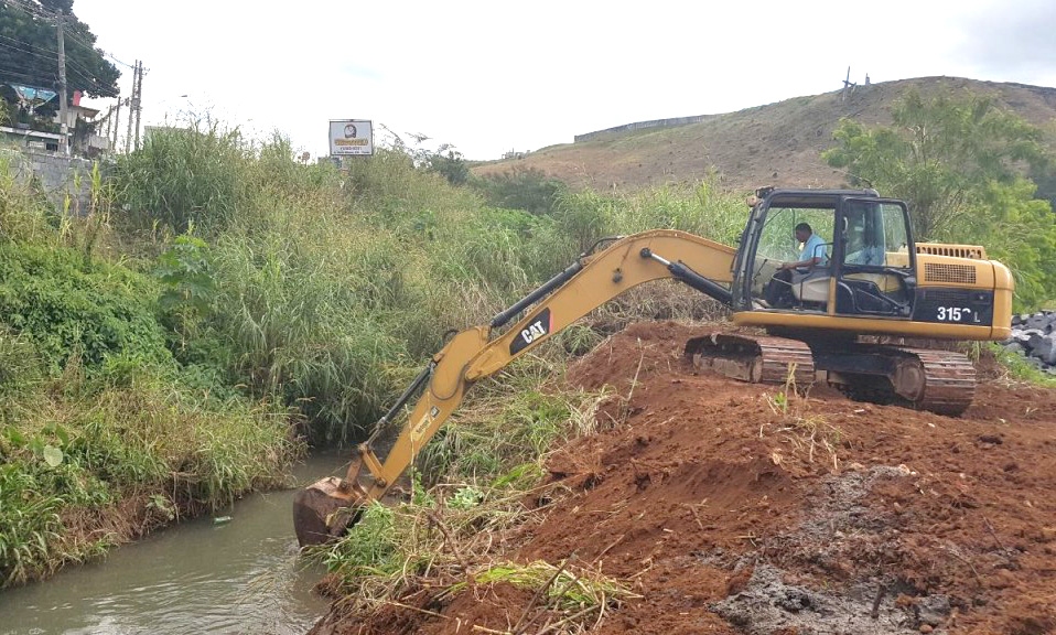 Córrego das Traíras recebe obras de desassoreamento