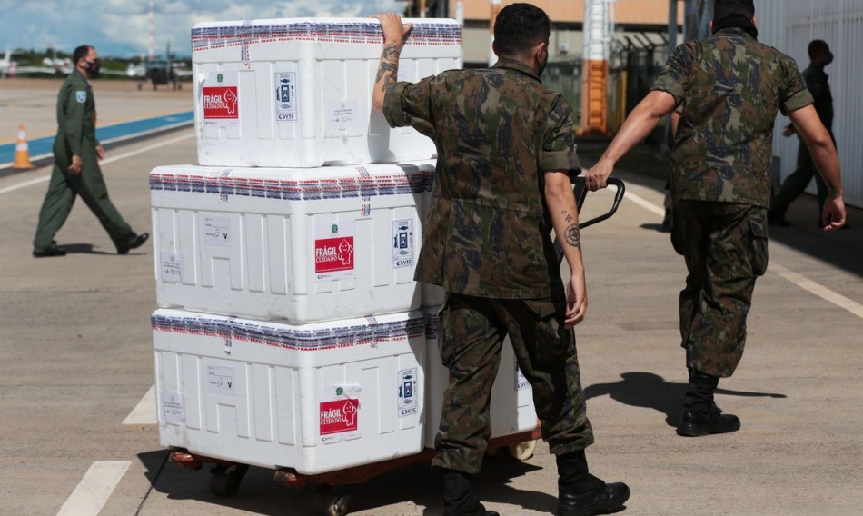 Mais de 200 milhões de doses de vacinas já foram aplicadas no Brasil