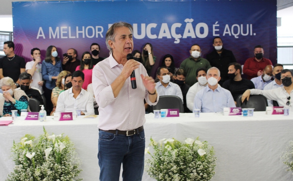 Furlan e Piteri entregam EMEF Estevan Placêncio em Barueri