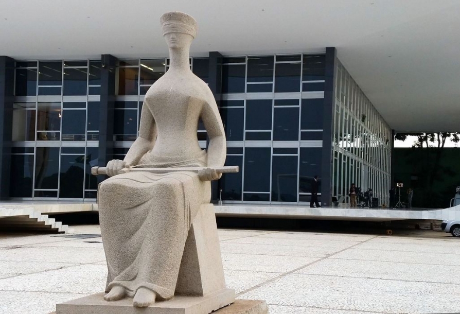 Ministros do STF formam maioria contra permissão de showmícios