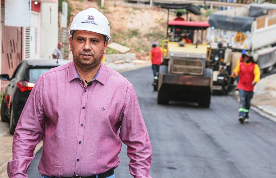 Marcos Tonho acompanha pavimentação do bairro Chácara Solar II