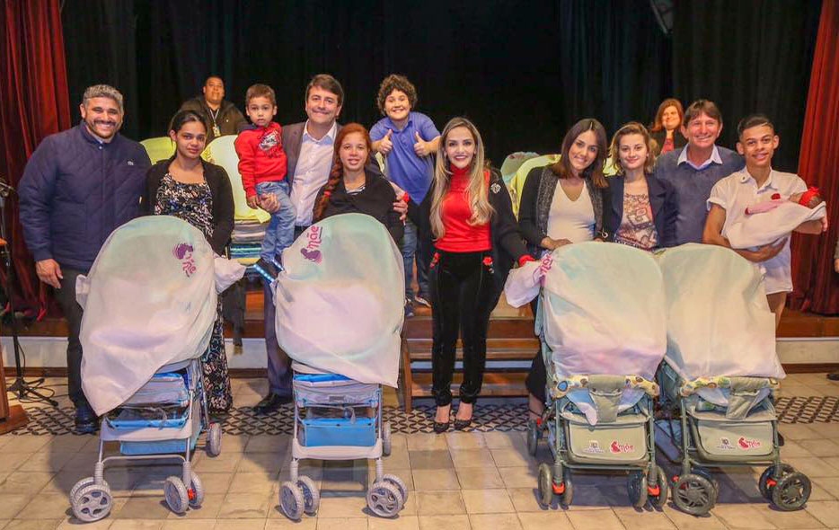 Mais 250 kits de enxoval completo entregues para mães parnaibanas