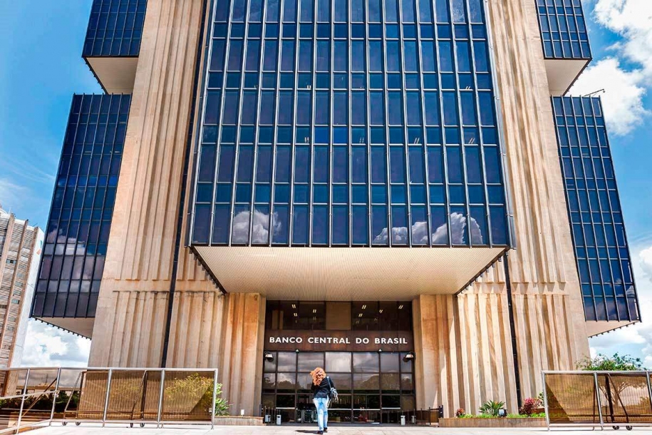 Copom aumenta taxa Selic para conter uma forte alta da inflação 