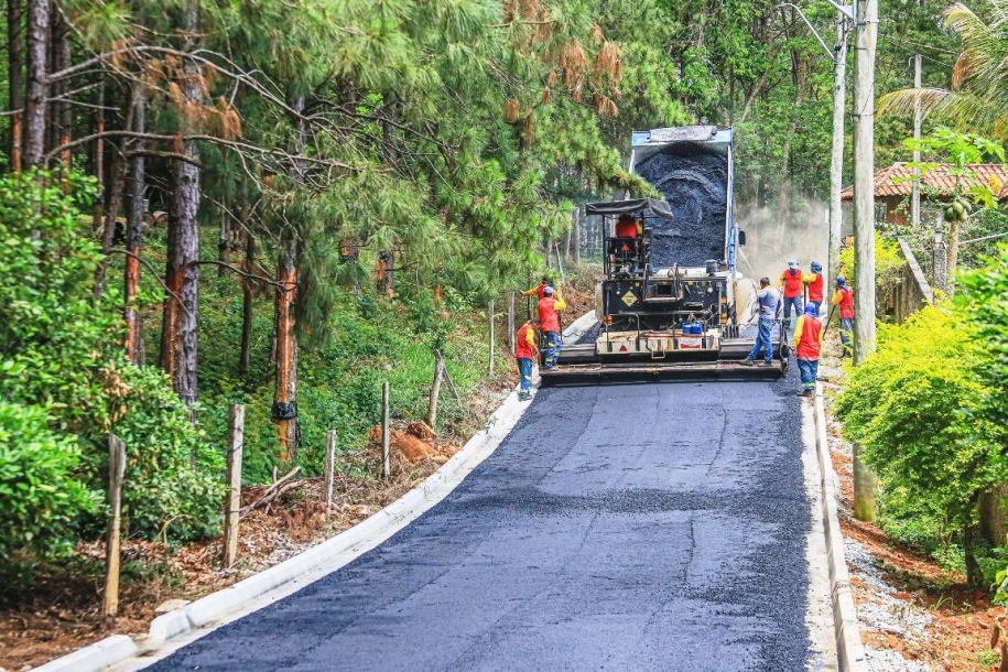 Avança pavimentação asfáltica em diversos bairros de Parnaíba