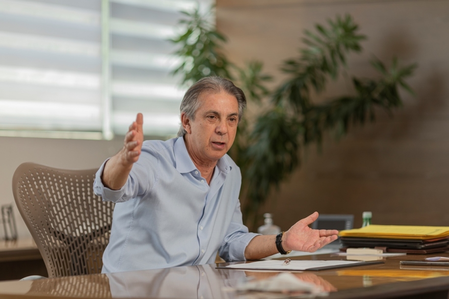 Rubens Furlan concedeu aumento de 29,62% para professores de Barueri