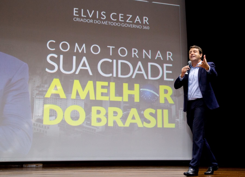Elvis Cezar lança livro com as ações do Método Governo 360