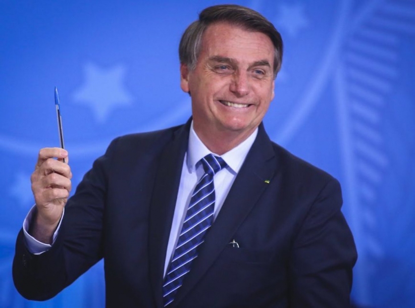 Bolsonaro vai pagar Auxílio Brasil de R$ 400 para 17 milhões de famílias