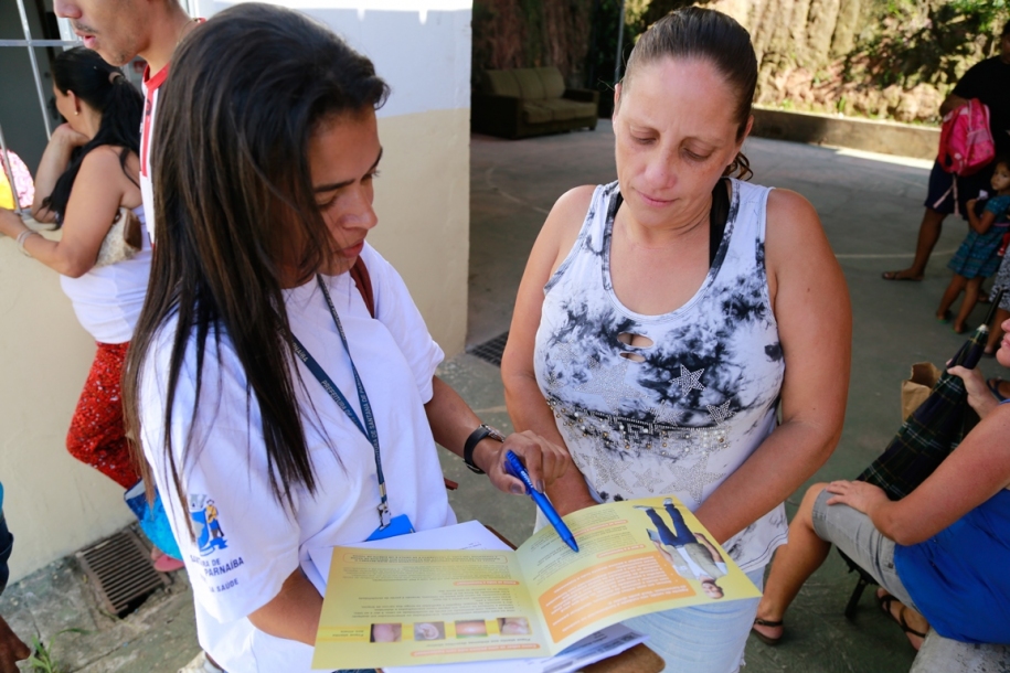Agentes de Saúde orientam a população sobre a hanseníase 