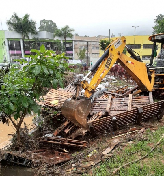 Secretaria de Obras investe em diversas ações contra enchentes 