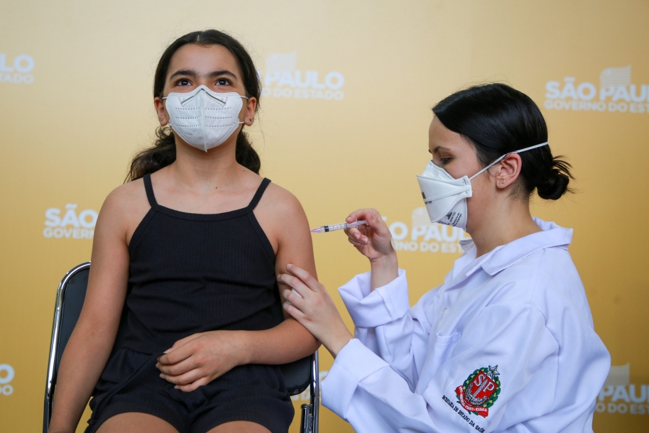 Pfizer antecipa entrega de doses da vacina pediátrica contra covid-19