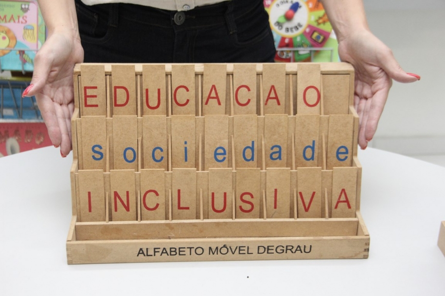 Barueri amplia salas e recursos para estudantes com deficiência