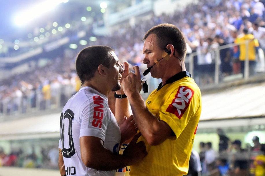 Jornalista da TV Globo admite que foi ameaçado por torcedores