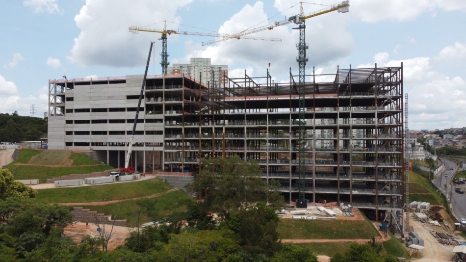 Avança construção do Hospital Regional de Barueri