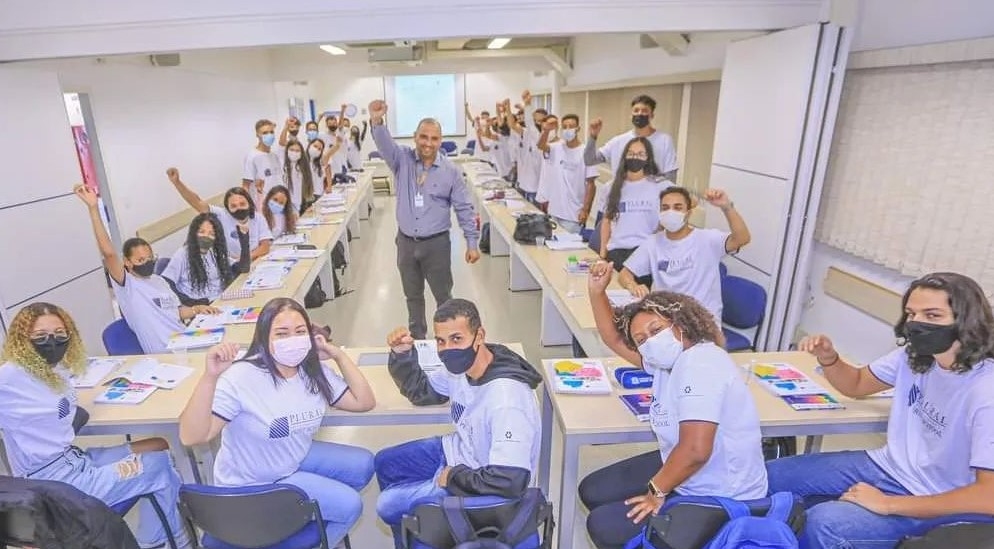 Prefeito Marcos Tonho prestigia aula inaugural do Print School