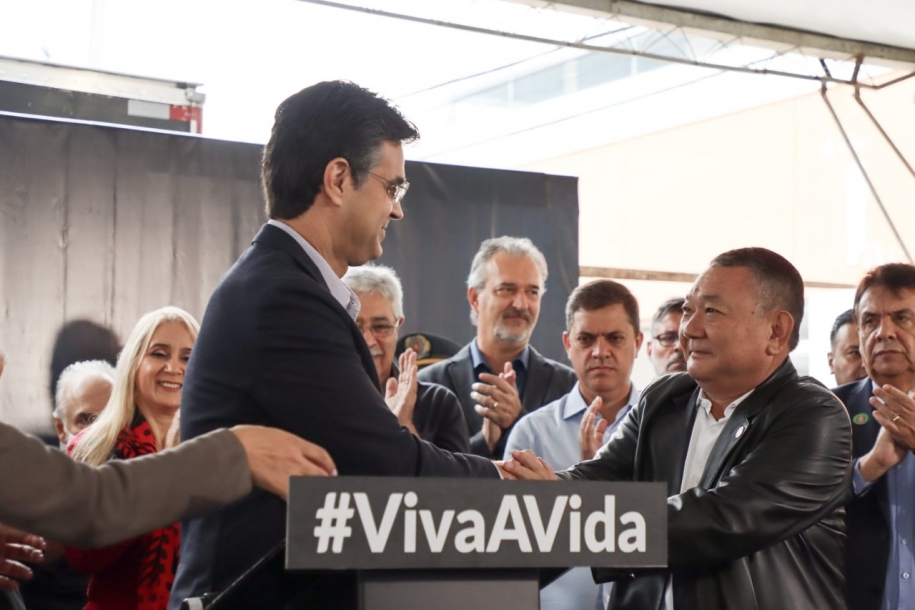 Prefeito Doutor Sato entrega novo Poupatempo de Jandira