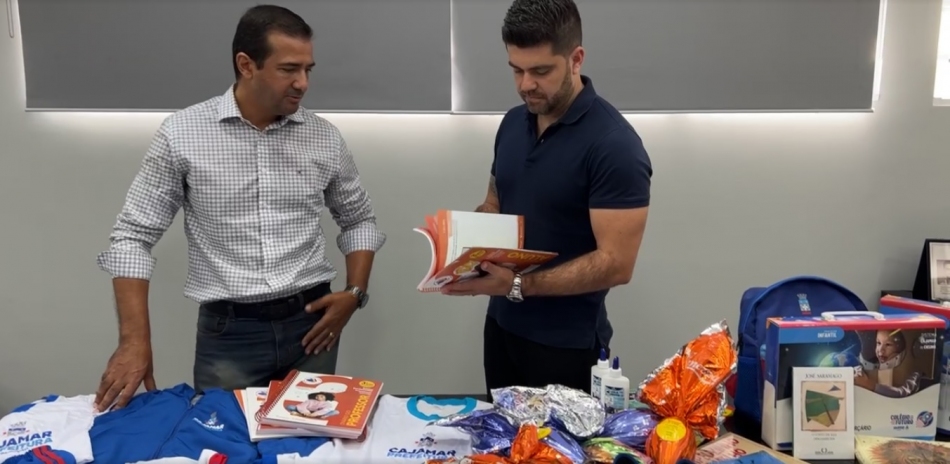 Danilo Joan inicia entrega dos kits de material escolar para os alunos