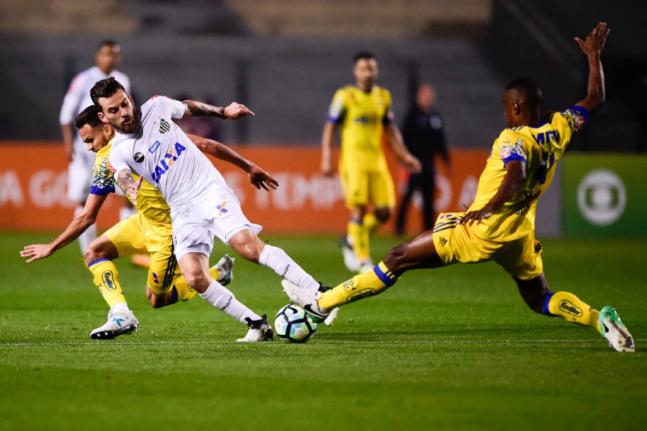 Lucas Lima se encanta com torcida do Fenerbahçe 