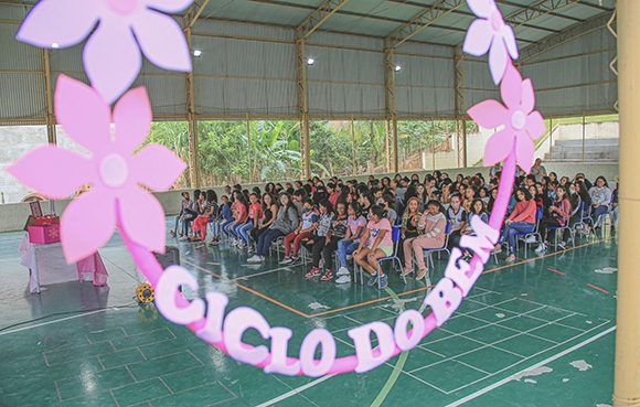 Parnaíba realiza entrega de absorventes para adolescentes 