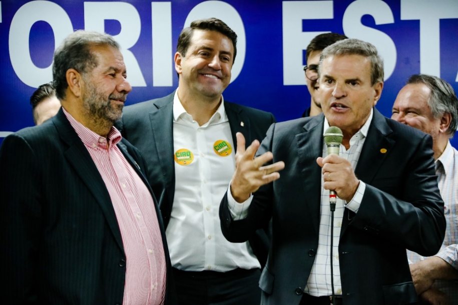 Deputado Cezar garante recursos e pavimentação em Araçariguama 