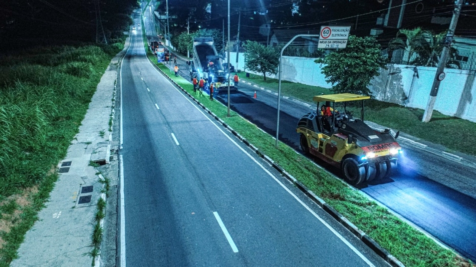 Obras de pavimentação avançam na Avenida Yojiro Takaoka em Alphaville