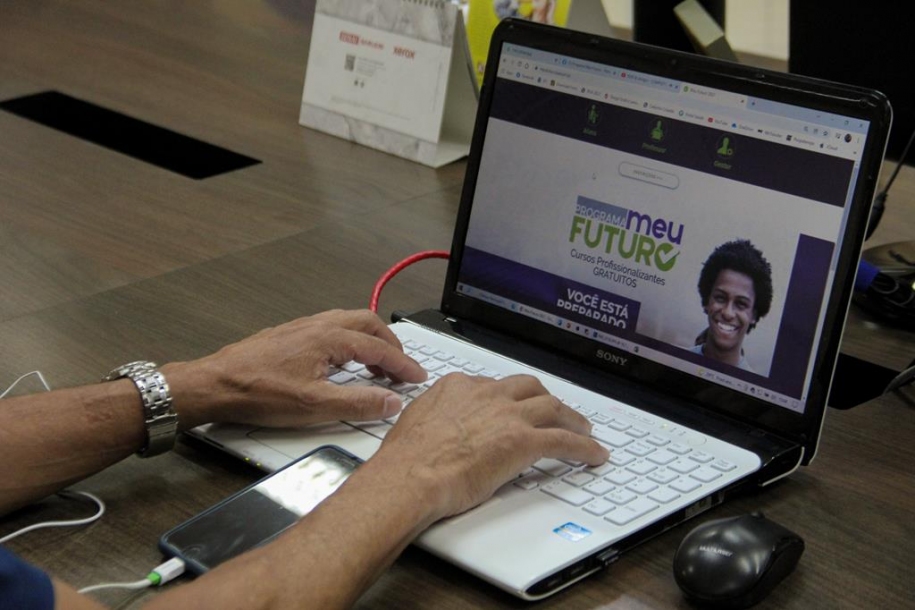 Programa Meu Futuro abre 1.845 vagas para 22 cursos on-line em Barueri