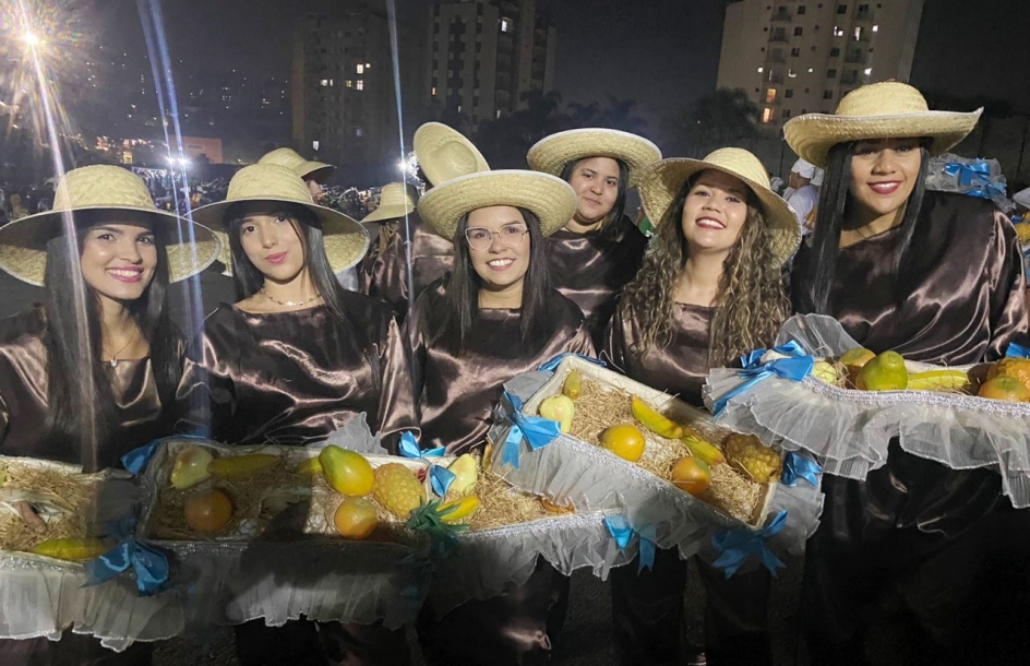 Bloco “Tô SuaveZ” participa de desfile oficial do Carnaval Paulista