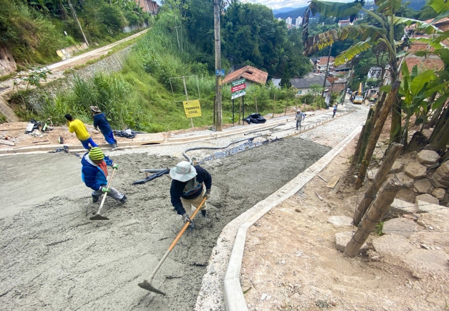 Cajamar inicia pavimentação asfáltica de vias do Polvilho