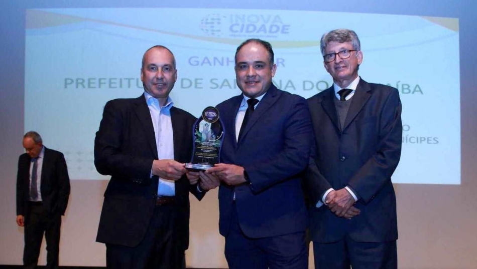 Santana de Parnaíba recebe prêmio do Inova Cidade com Projeto Anna