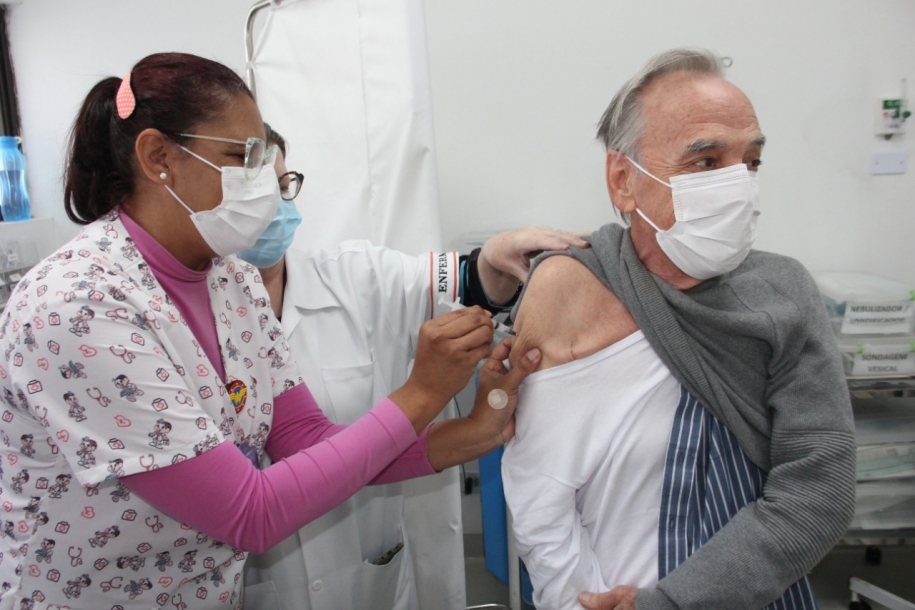 “Dia D” de multivacinação aplica mais de 5 mil doses em Barueri