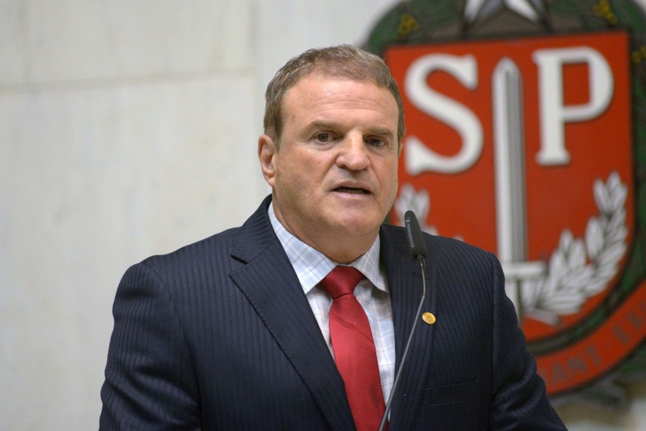 Deputado Cezar garante investimento em saúde e infraestrutura para região