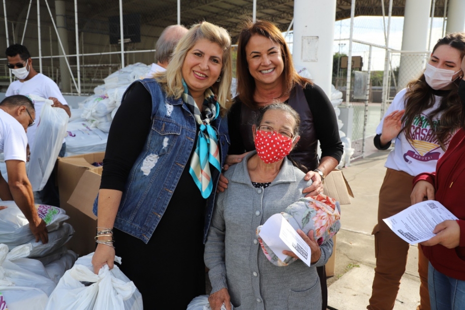 Campanha do Agasalho faz nova distribuição no Pq. dos Camargos  