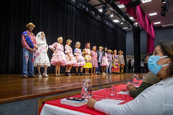 Parnaíba realiza concurso Miss e Mister Caipirinha da Melhor Idade