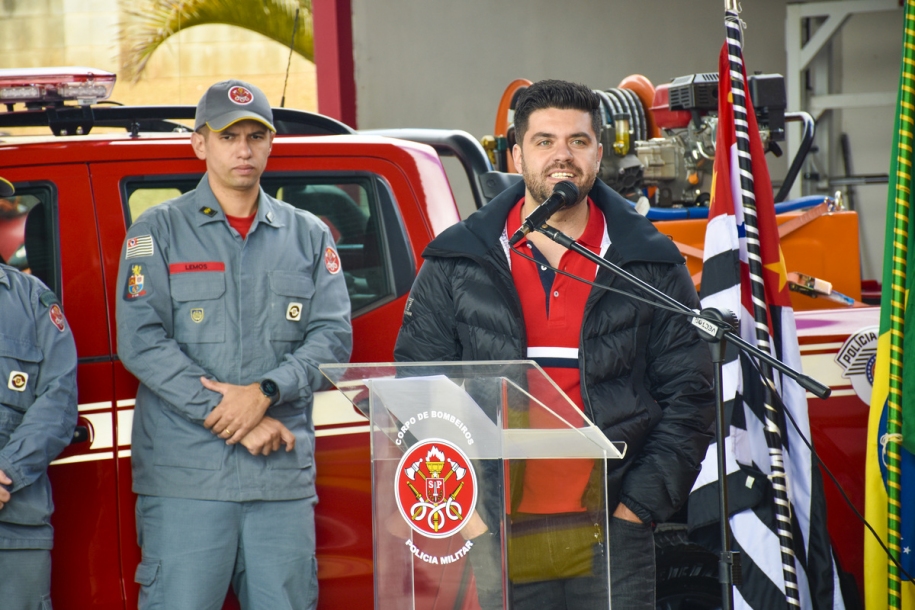 Danilo Joan entrega mais três novas viaturas para o Corpo de Bombeiros