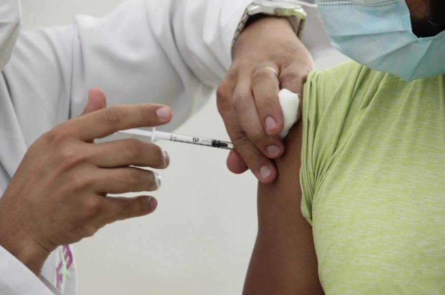 Barueri inicia quarta dose contra Covid em maiores de 45 anos