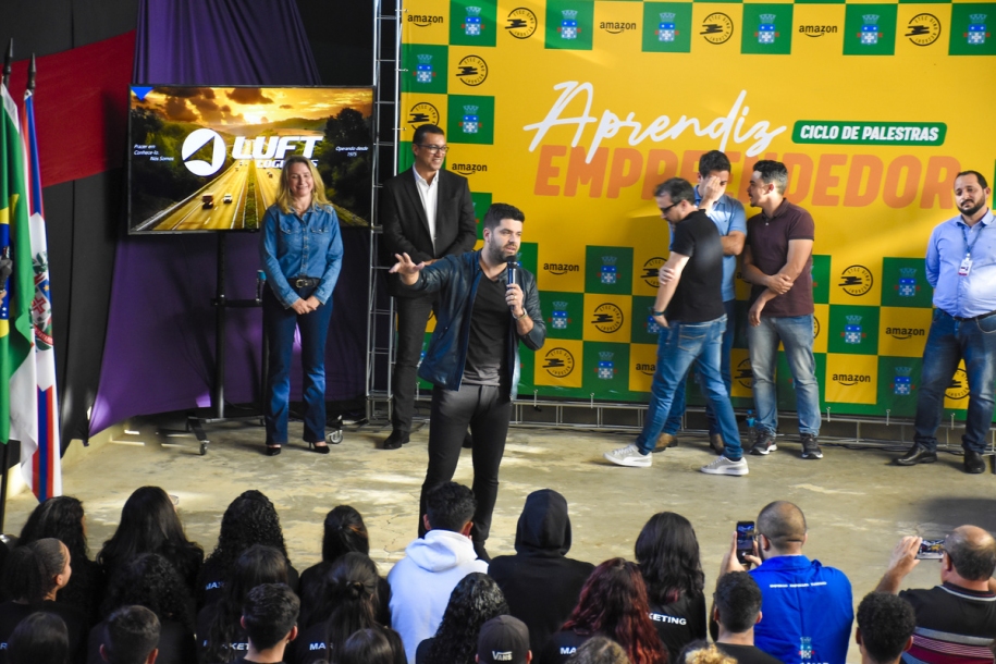 Alunos da Etec participam de palestra do Programa Aprendiz Empreendedor