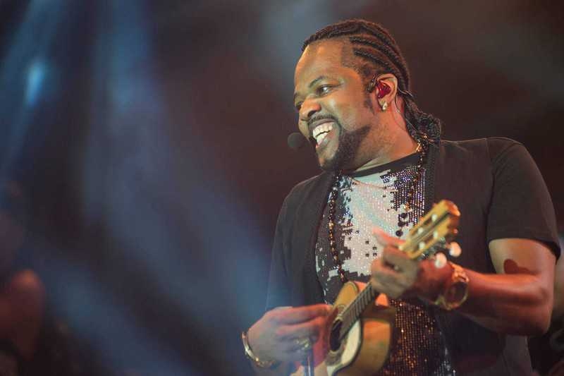 Gustavo Mioto e Xande de Pilares irão agitar o Arraiá de Barueri