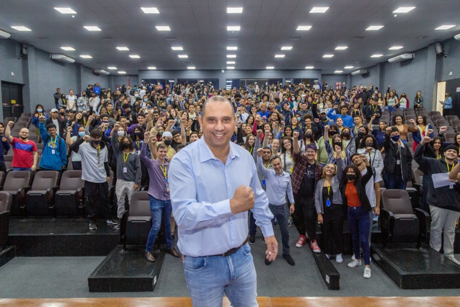 Marcos Tonho promove encontro com mais de 500 estagiários em Parnaíba 