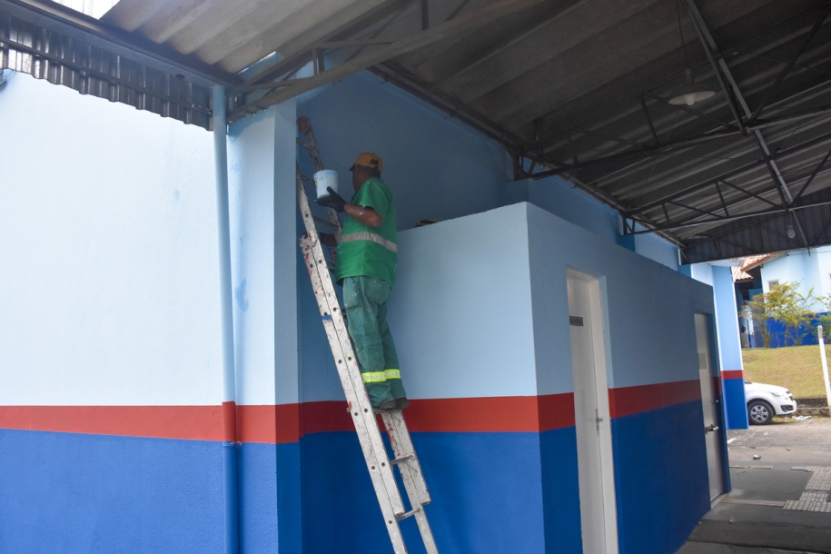 Cajamar realiza reforma do Centro Comunitário do Maria Luiza