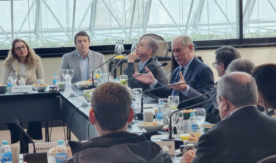 Ciro e Elvis se reúnem com empresários do varejo em São Paulo