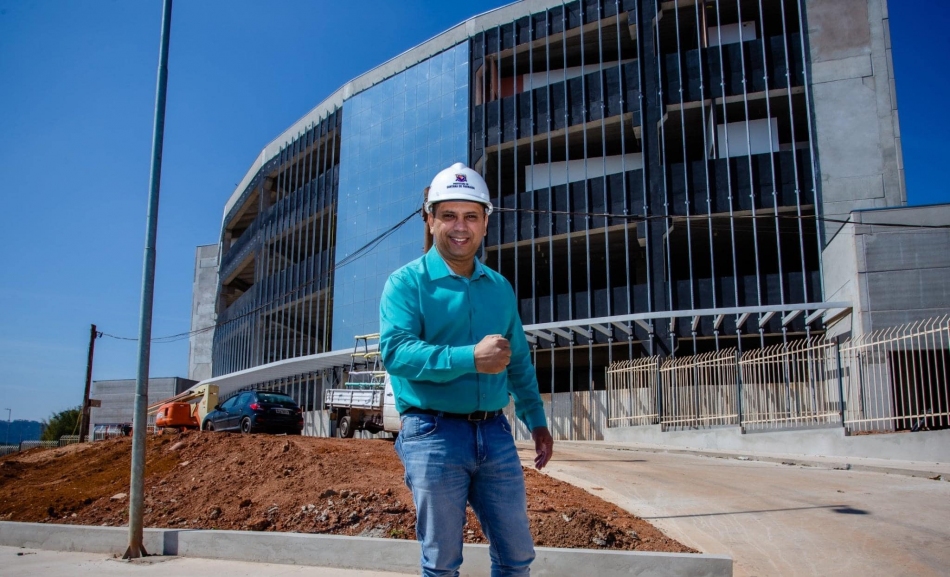 Marcos Tonho realiza vistoria do novo Hospital Municipal de Parnaíba 