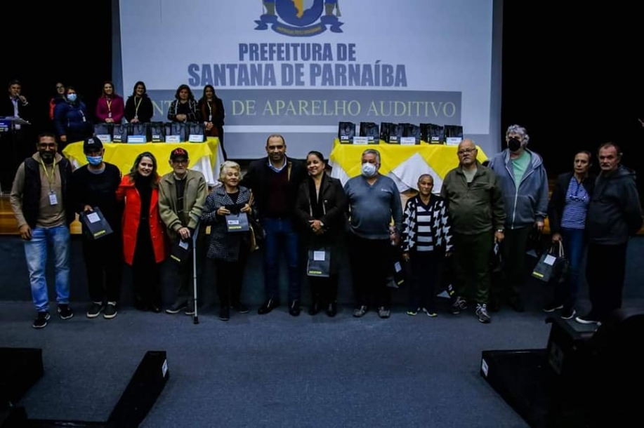 Marcos Tonho realiza entrega de cerca de 150 novos aparelhos auditivos 