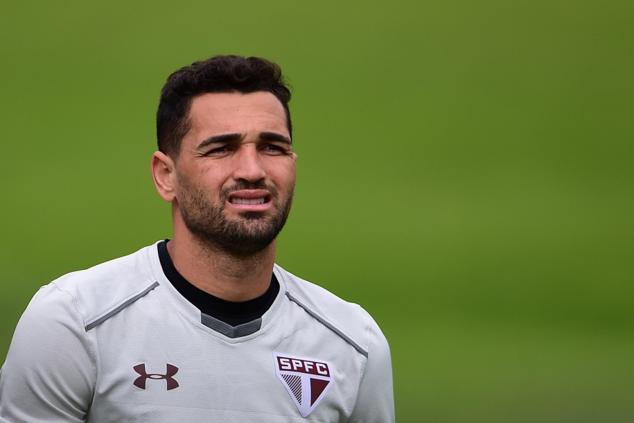 Empresário avisa que Gilberto não renovará com o São Paulo