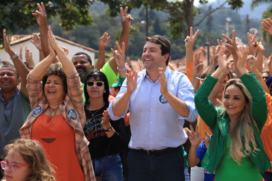 Elvis apresenta propostas para emprego, segurança e empreendedorismo das mulheres