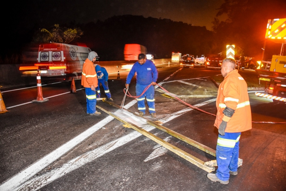Estrada Prefeito Juvenal Ferreira dos Santos recebe recapeamento