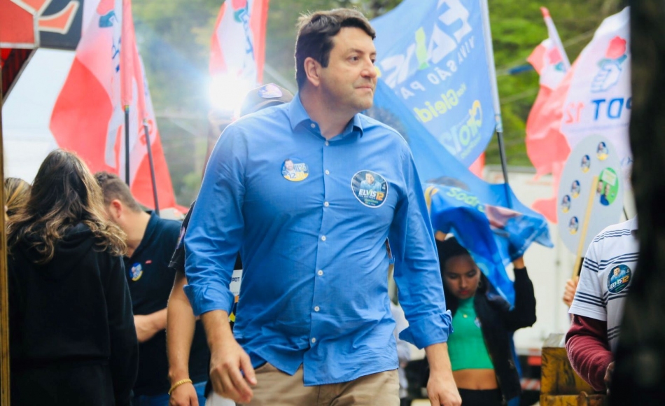 Elvis faz caminhadas em Pirapora do Bom Jesus e Araçariguama