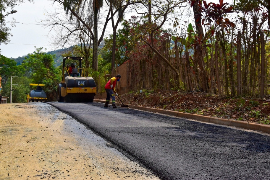 Asfalta Cajamar segue no bairro rural do Lago Azul