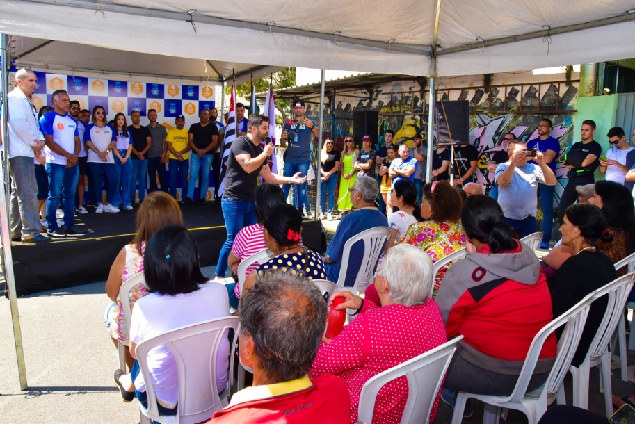 Danilo Joan entrega mais 300 títulos de propriedade no D.E.R