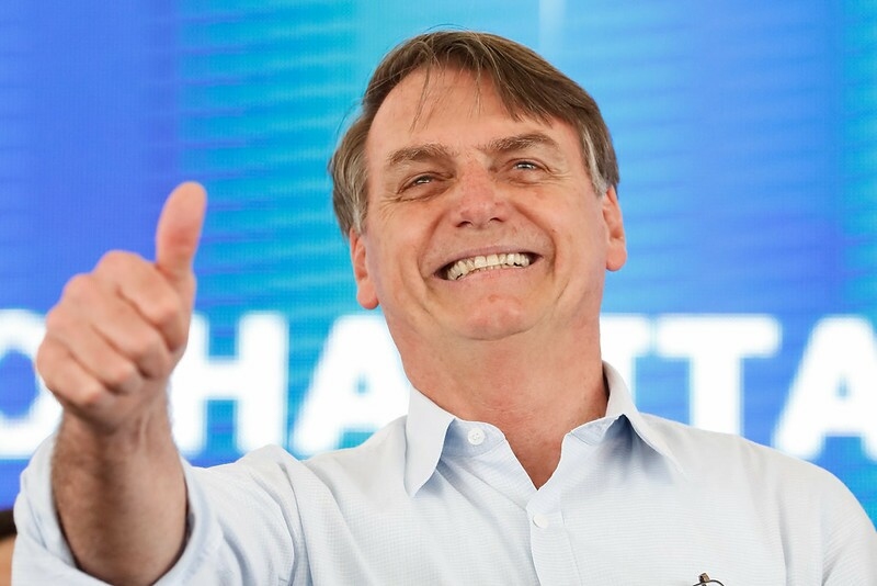 Bolsonaro vai antecipar pagamentos do Auxílio Brasil e Auxílio Gás