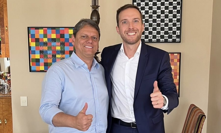 Vinicius Poit anuncia apoio a Tarcísio e Bolsonaro contra Haddad e Lula