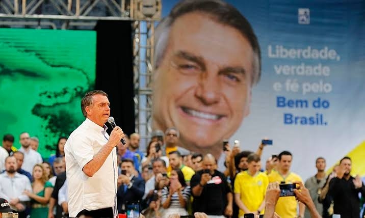 Pesquisa Veritá aponta vitória de Bolsonaro com 51,8% dos votos válidos 